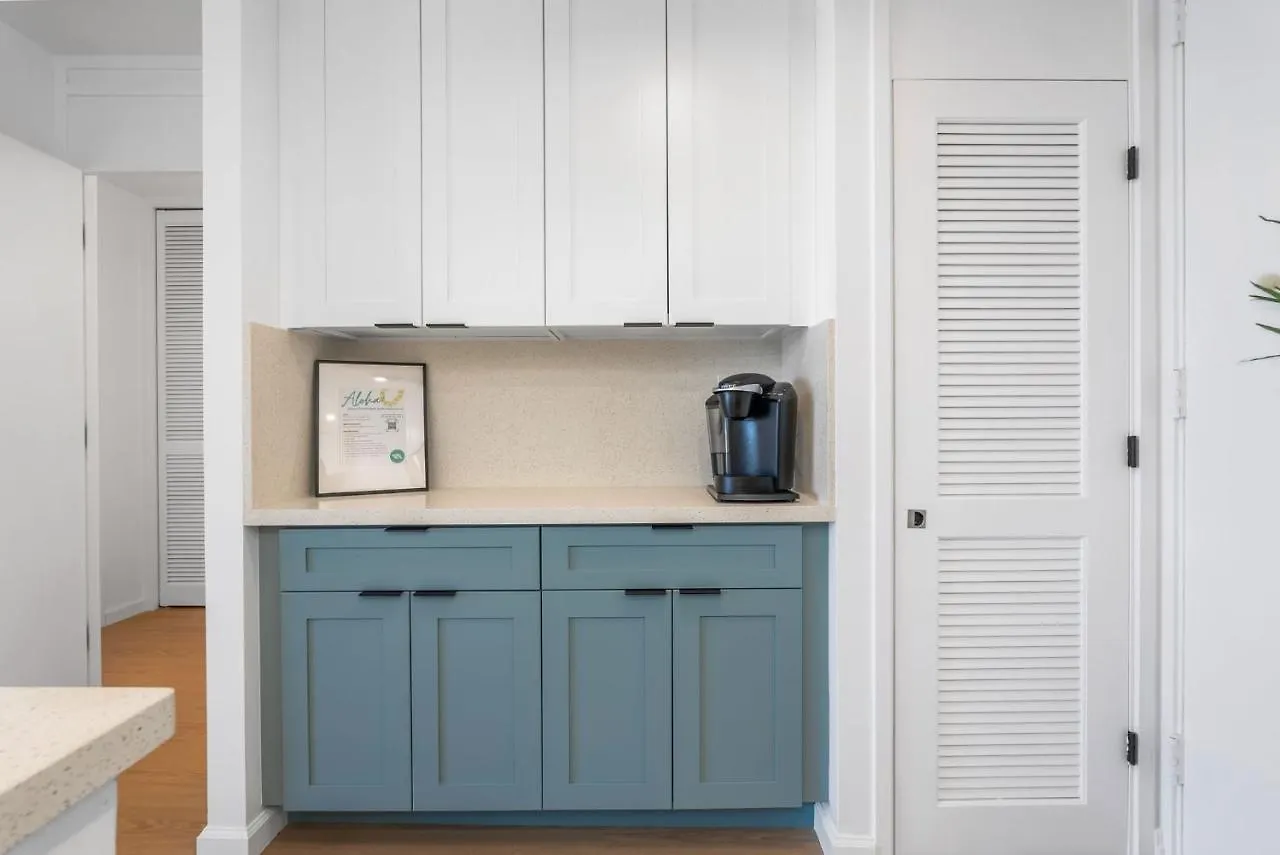 *Remodeled Oceanfront In Waikiki - Ilikai Marina Apartment Honolulu United States