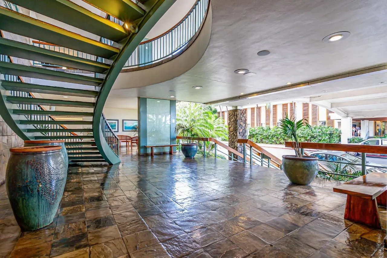 *Remodeled Oceanfront In Waikiki - Ilikai Marina Apartment Honolulu