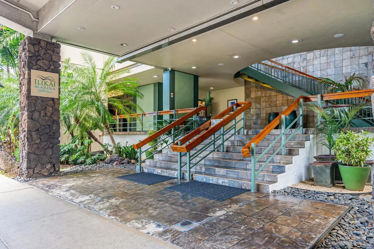 *Remodeled Oceanfront In Waikiki - Ilikai Marina Apartment Honolulu