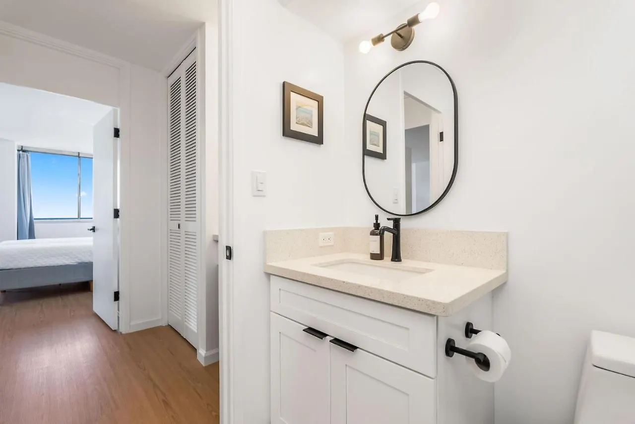 Apartament *Remodeled Oceanfront In Waikiki - Ilikai Marina Honolulu
