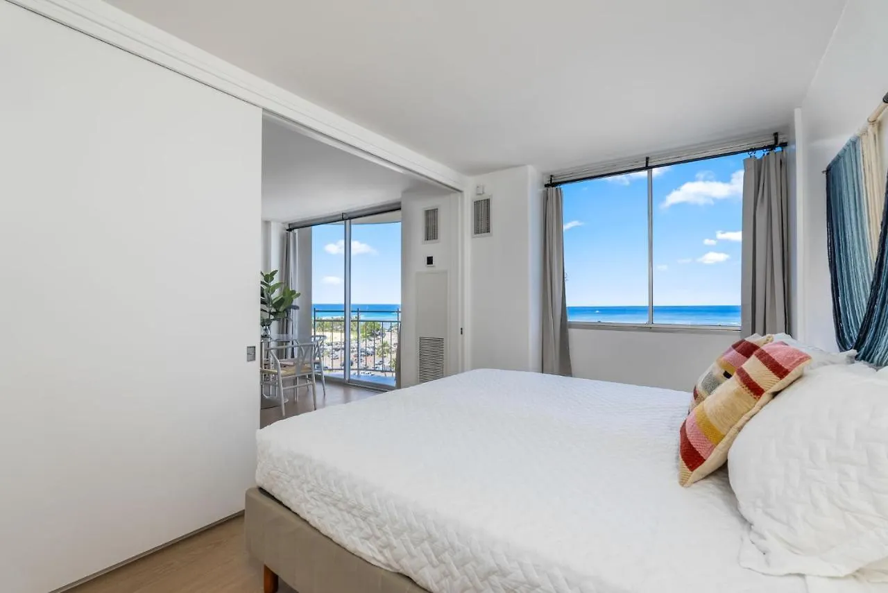 Apartament *Remodeled Oceanfront In Waikiki - Ilikai Marina Honolulu 0*,  Stany Zjednoczone Ameryki