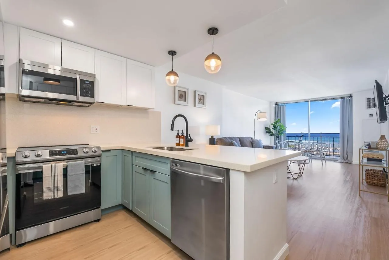 Apartament *Remodeled Oceanfront In Waikiki - Ilikai Marina Honolulu 0*,  Stany Zjednoczone Ameryki